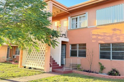 Condo in Miami, Florida, 2 bedrooms  № 2081112