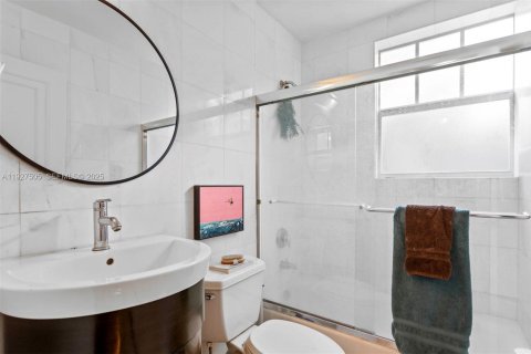 Купить кондоминиум в Майами-Бич, Флорида 2 спальни, 90.02м2, № 1988363 - фото 25