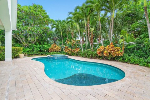 Casa en alquiler en Palm Beach Shores, Florida, 3 dormitorios, 192.96 m2 № 849995 - foto 1