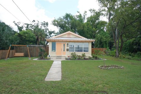 Villa ou maison à louer à Tampa, Floride: 2 chambres, 91.42 m2 № 1919751 - photo 1