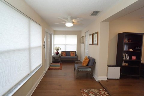 Villa ou maison à louer à Tampa, Floride: 2 chambres, 91.42 m2 № 1919751 - photo 2