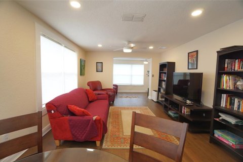 Villa ou maison à louer à Tampa, Floride: 2 chambres, 91.42 m2 № 1919751 - photo 18