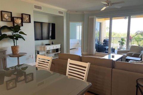Condo in New Smyrna Beach, Florida, 2 bedrooms  № 1650208 - photo 11
