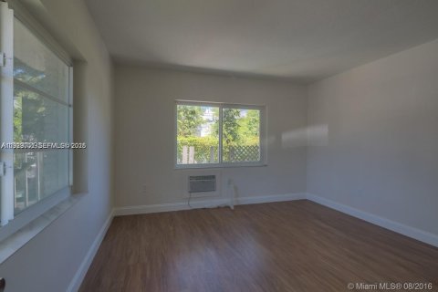 Copropriété à louer à Miami Beach, Floride: 2 chambres, 65.03 m2 № 1988582 - photo 10