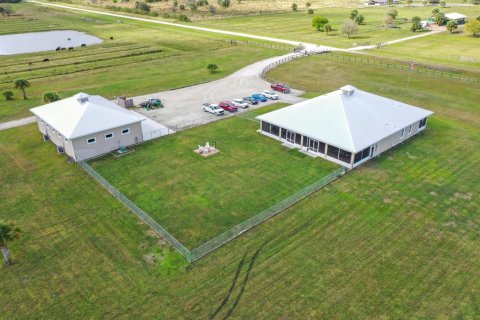 Villa ou maison à vendre à Vero Beach, Floride: 3 chambres, 245.91 m2 № 978686 - photo 1