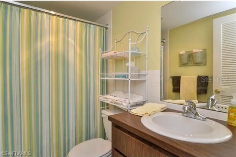 Condo in Naples, Florida, 2 bedrooms  № 1853845 - photo 12