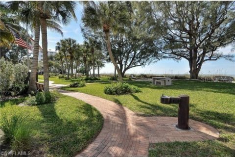 Condo in Naples, Florida, 2 bedrooms  № 1853845 - photo 15