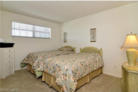 Condo in Naples, Florida, 2 bedrooms  № 1853845 - photo 11