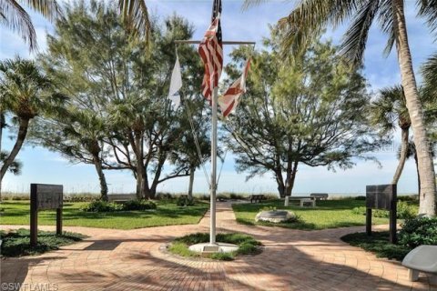 Condo in Naples, Florida, 2 bedrooms  № 1853845 - photo 14