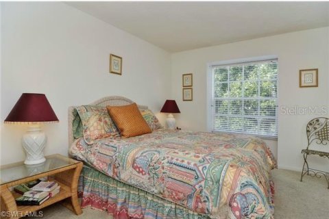 Condo in Naples, Florida, 2 bedrooms  № 1853845 - photo 7