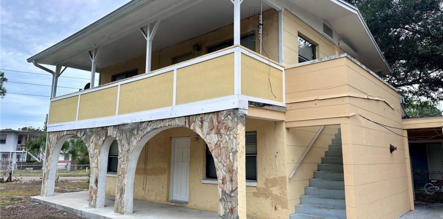 Appartement à Saint Petersburg, Floride 2 chambres, 74.32 m2 № 2388532