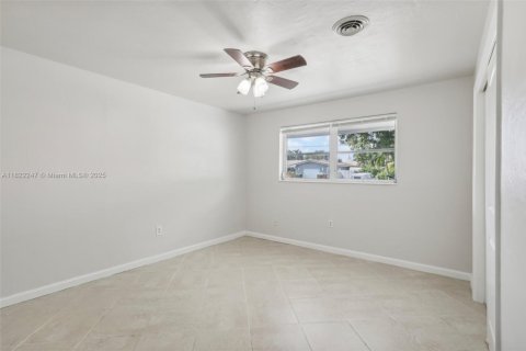 House in Pompano Beach, Florida 4 bedrooms, 170.38 sq.m. № 1783881 - photo 25