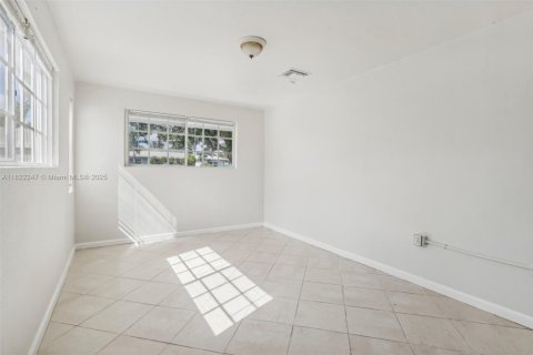 House in Pompano Beach, Florida 4 bedrooms, 170.38 sq.m. № 1783881 - photo 22
