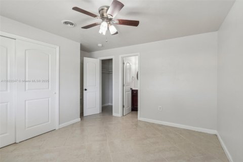House in Pompano Beach, Florida 4 bedrooms, 170.38 sq.m. № 1783881 - photo 26