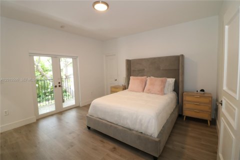 Touwnhouse à louer à Miami, Floride: 3 chambres, 259.38 m2 № 2076069 - photo 28