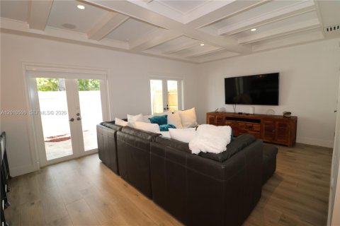 Touwnhouse à louer à Miami, Floride: 3 chambres, 259.38 m2 № 2076069 - photo 19