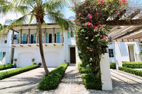 Touwnhouse à louer à Miami, Floride: 3 chambres, 259.38 m2 № 2076069 - photo 3