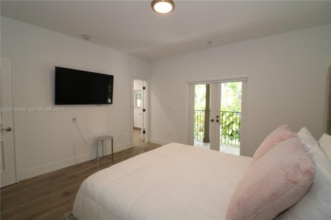 Touwnhouse à louer à Miami, Floride: 3 chambres, 259.38 m2 № 2076069 - photo 29