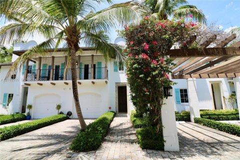 Touwnhouse à Miami, Floride 3 chambres, 259.38 m2 № 2076069