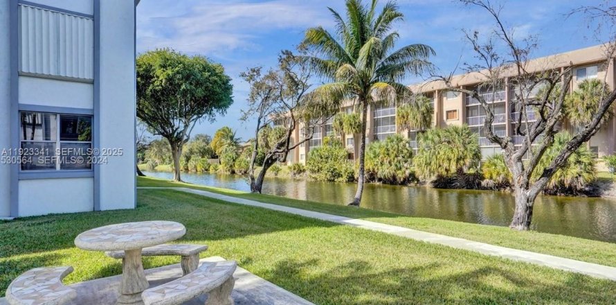 Condo à Hialeah, Floride, 2 chambres  № 1976968