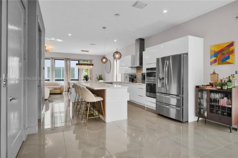 Купить таунхаус в Дорал, Флорида 4 спальни, 229.28м2, № 2007678 - фото 8