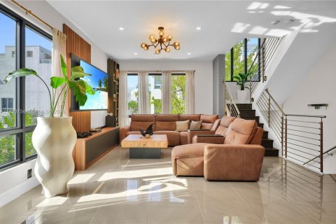 Купить таунхаус в Дорал, Флорида 4 спальни, 229.28м2, № 2007678 - фото 5