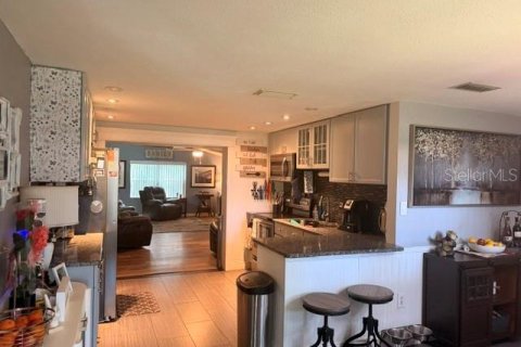 Villa ou maison à vendre à Thonotosassa, Floride: 3 chambres, 165.18 m2 № 2389334 - photo 15