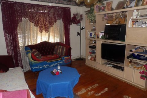 Купить виллу или дом в Тампа, Флорида 8 комнат, 124.21м2, № 1907507 - фото 4