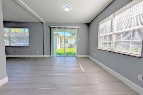 Casa en venta en Orlando, Florida, 3 dormitorios, 118.36 m2 № 1850132 - foto 10