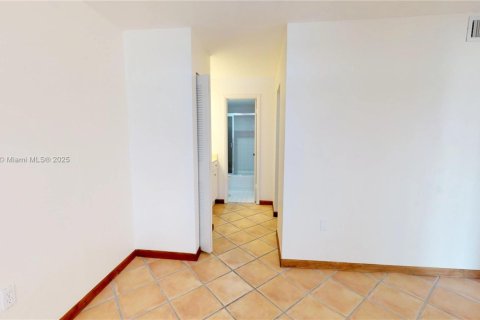 Condo in North Miami Beach, Florida, 1 bedroom  № 1701761 - photo 15
