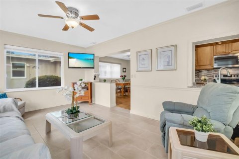 Villa ou maison à vendre à Palm Harbor, Floride: 2 chambres, 117.43 m2 № 2142287 - photo 17