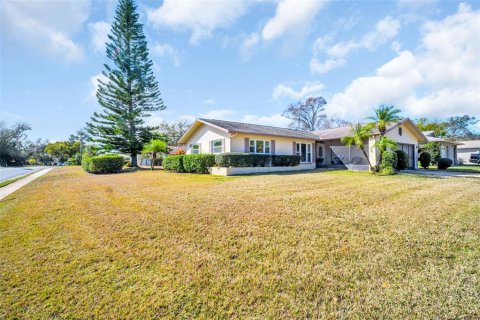Villa ou maison à vendre à Palm Harbor, Floride: 2 chambres, 117.43 m2 № 2142287 - photo 2
