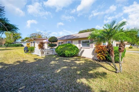 Villa ou maison à vendre à Palm Harbor, Floride: 2 chambres, 117.43 m2 № 2142287 - photo 28