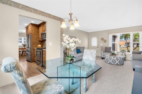 Villa ou maison à vendre à Palm Harbor, Floride: 2 chambres, 117.43 m2 № 2142287 - photo 8