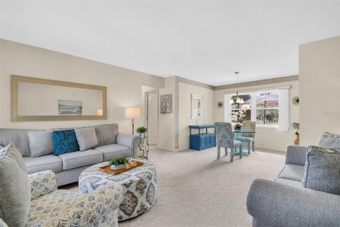 Villa ou maison à vendre à Palm Harbor, Floride: 2 chambres, 117.43 m2 № 2142287 - photo 5