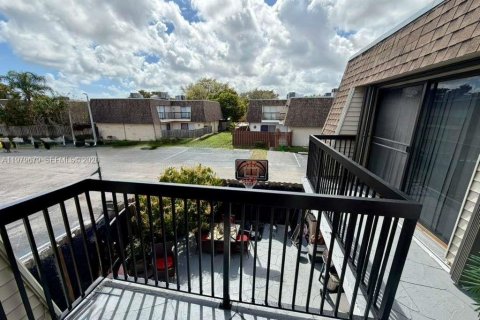Condominio en venta en North Lauderdale, Florida, 2 dormitorios, 142.14 m2 № 2089408 - foto 4