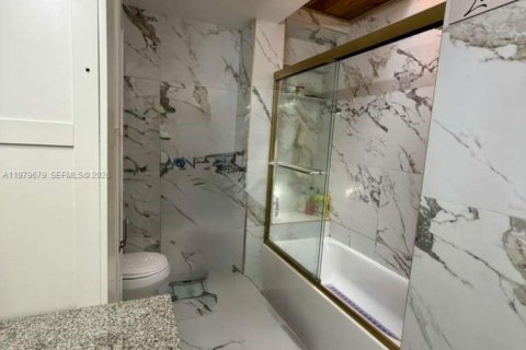 Condominio en venta en North Lauderdale, Florida, 2 dormitorios, 142.14 m2 № 2089408 - foto 17
