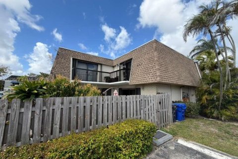 Condominio en venta en North Lauderdale, Florida, 2 dormitorios, 142.14 m2 № 2089408 - foto 2