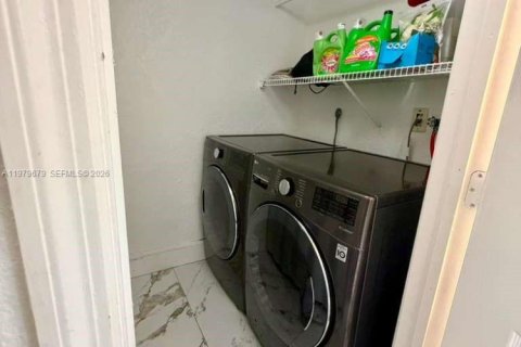 Condominio en venta en North Lauderdale, Florida, 2 dormitorios, 142.14 m2 № 2089408 - foto 27