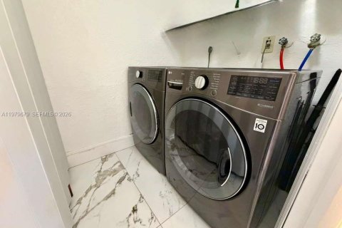 Condominio en venta en North Lauderdale, Florida, 2 dormitorios, 142.14 m2 № 2089408 - foto 28