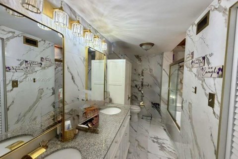 Condominio en venta en North Lauderdale, Florida, 2 dormitorios, 142.14 m2 № 2089408 - foto 16