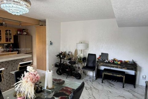 Condominio en venta en North Lauderdale, Florida, 2 dormitorios, 142.14 m2 № 2089408 - foto 10