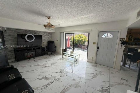 Condominio en venta en North Lauderdale, Florida, 2 dormitorios, 142.14 m2 № 2089408 - foto 5