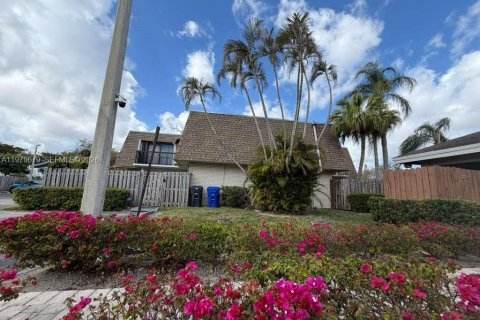 Condominio en North Lauderdale, Florida, 2 dormitorios № 2089408