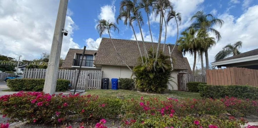 Condominio en North Lauderdale, Florida, 2 dormitorios № 2089408