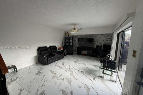 Condominio en venta en North Lauderdale, Florida, 2 dormitorios, 142.14 m2 № 2089408 - foto 7