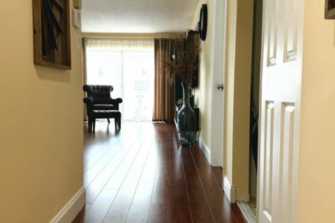 Condo in Boca Raton, Florida, 1 bedroom  № 2145945 - photo 13