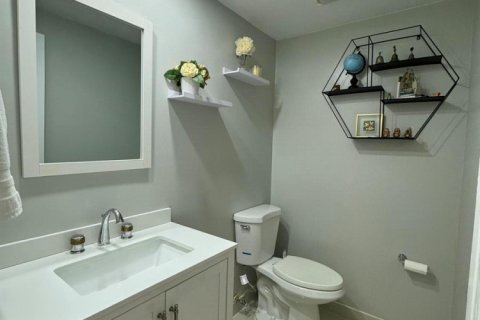 Condo in Boca Raton, Florida, 1 bedroom  № 2145945 - photo 8