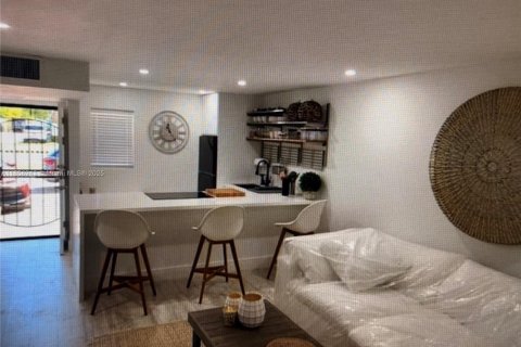 Condo in Aventura, Florida, 1 bedroom  № 1889431 - photo 9