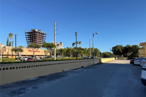 Condo in Aventura, Florida, 1 bedroom  № 1889431 - photo 16